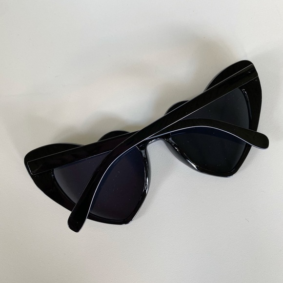 New, Black, Heart-Shaped, Sunglasses! - Picture 4 of 5
